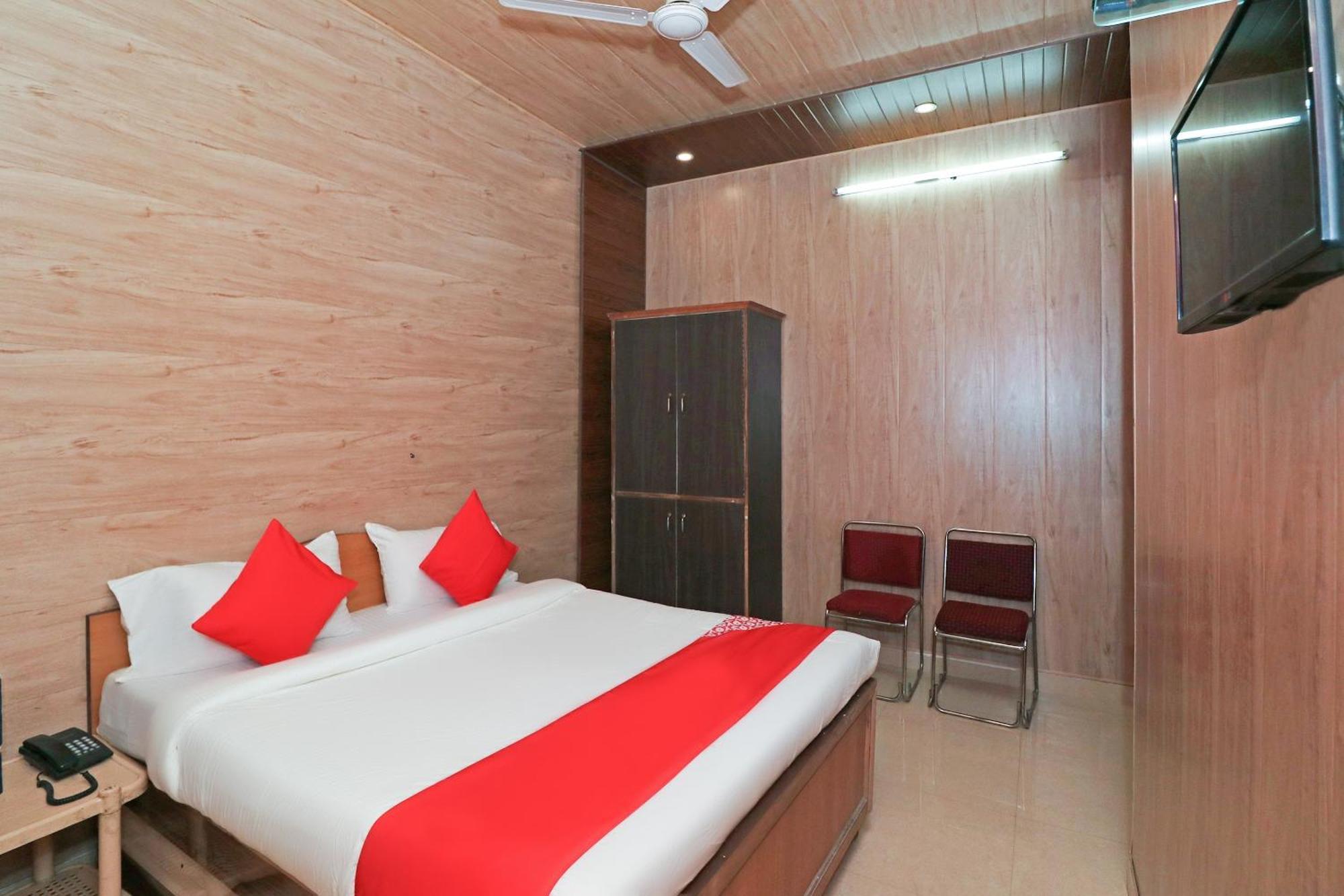 Hotel O Mahalaxmi Palace Dehradun Bagian luar foto